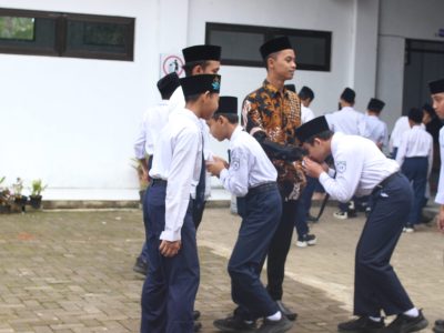 Pembiasaan Akhlakul Karimah